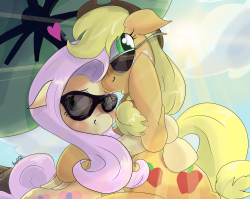 notenoughapples:  manfartwish:  Summer time Appleshy  Ohhhh yes.   D’aww &lt;3