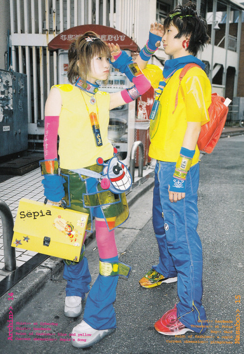 posthumanwanderings:some more Y2K looks from FRUiTS (フルーツ ) Magazine