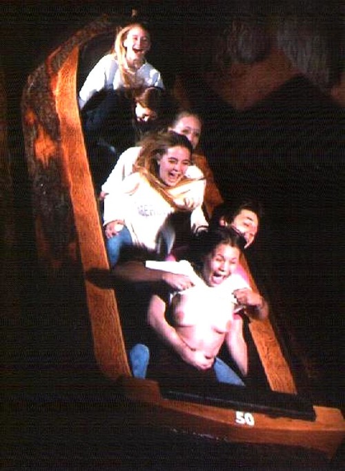 hailtheheel:  I found this awesome set of theme park flashing on @booomer75 and I couldn’t help but to add our own. Log Flume at Six Flags. Reblog for more! 