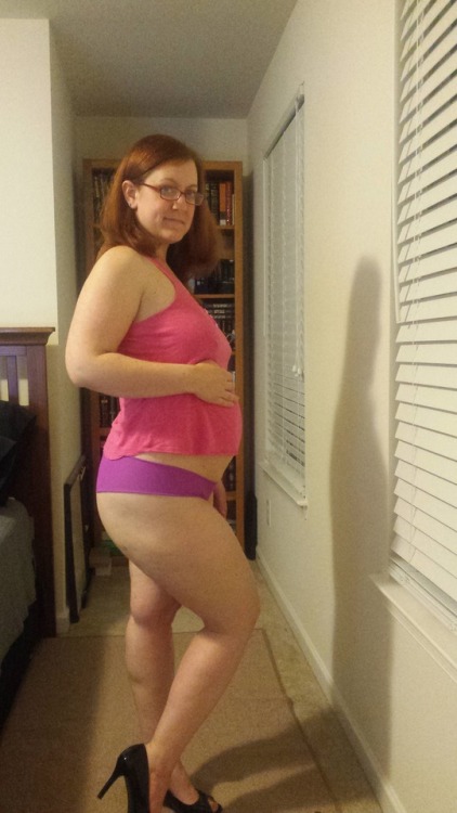 nerdynympho87:Treat yourself to some pregnant adult photos