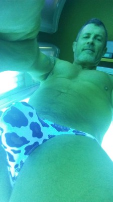 thong-jock:  FOLLOW for #1 Google-ranked destination for MEN’S THONG FETISH! Today’s theme is Passion for Prints!
