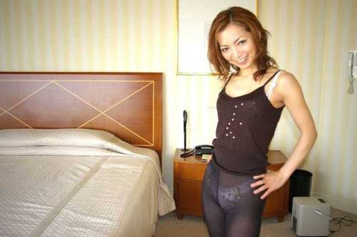 ronin-soul-leo:Hot Japanese pantyhose MILF好き！