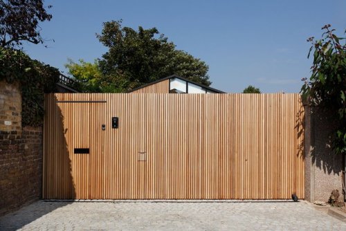 architorturedsouls:  The Courtyard House / De Rosee Saph: Alex James