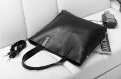 blanq-noirette:  PU Leather Bag 