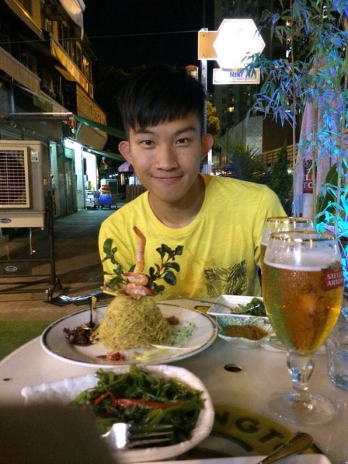 gayhkfile: 估吾到三張都咁Q 有無人有片先
