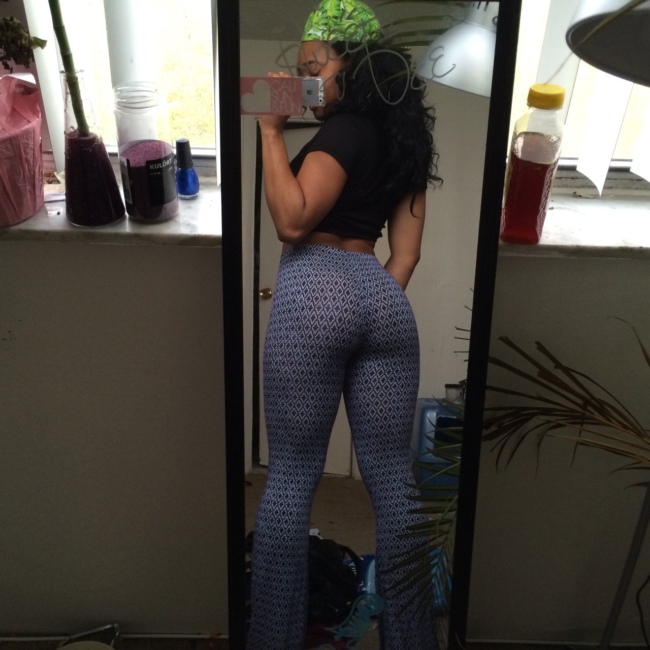 thotfulshawty:look at these pants from forever 21 omg they are so comfy I cannot