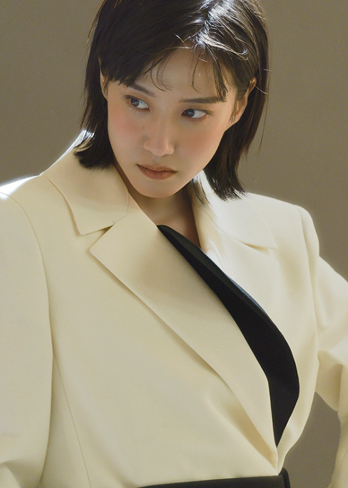 netflixdramas: Behind the scenes photos of Park Eun Bin for The Star (Jan. 2022)