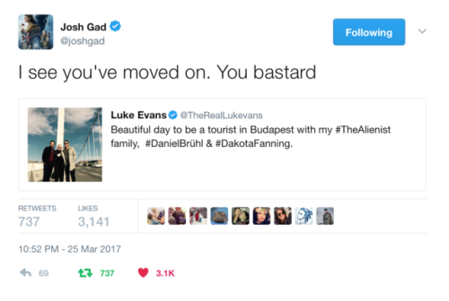 alexandotherfourletterwords: Josh Gad’s twitter is life.