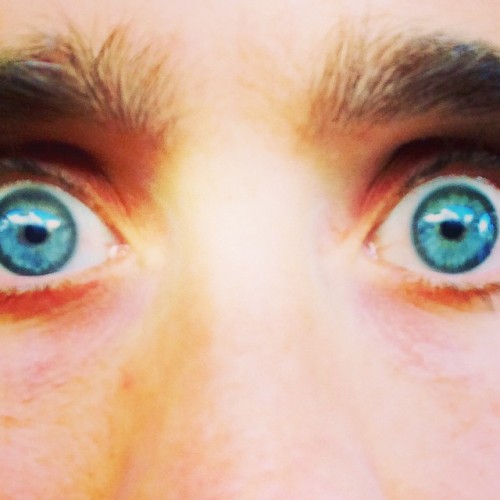 jaredleto:  HEY WORLD! About to the @theellenshow. #DoOrDie  i’m always impressed with eyes