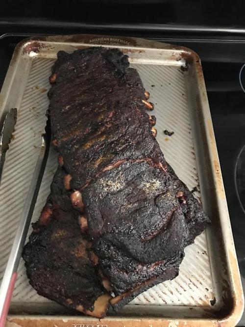 foods-for-dummies:  Ribs. It’s what’s for dinner. | More?