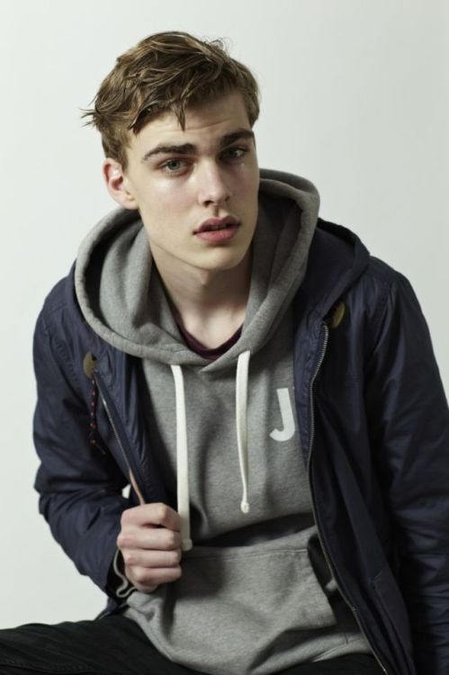 hypnoticeyesandlips:  Sasha Volosatov