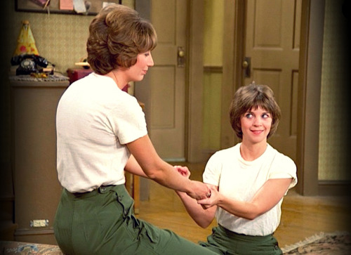 . #I got no words here.  #Laverne and Shirley #Shirley Feeney#Laverne DeFazio#Cindy Williams#Penny Marshall #You Oughta Be In Pictures