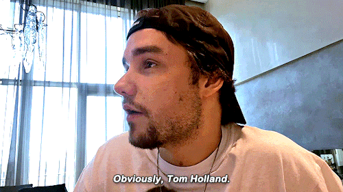 spice-vanilla: Liam being Tom Holland fanboy