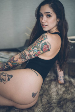 Sexy tattooed babes