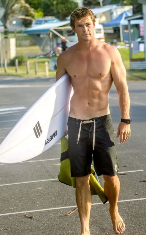 XXX This is some hot Australian Guy!!!  Drool! photo