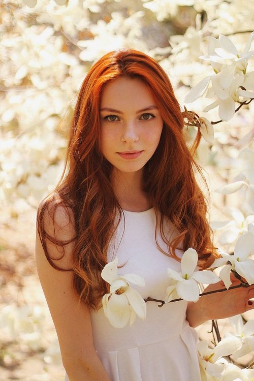 adailyredhead:Princess of the white flowers.