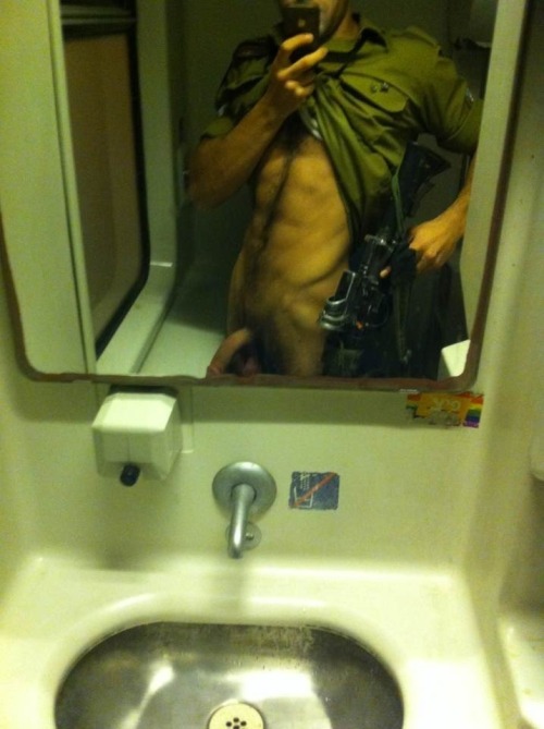 Sex camodude:  http://www.camodude.tumblr.com pictures