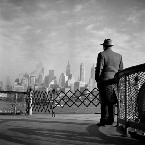 kvetchlandia:Burt Glinn     Lower Manhattan