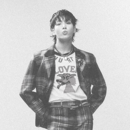 Vogue Korea.