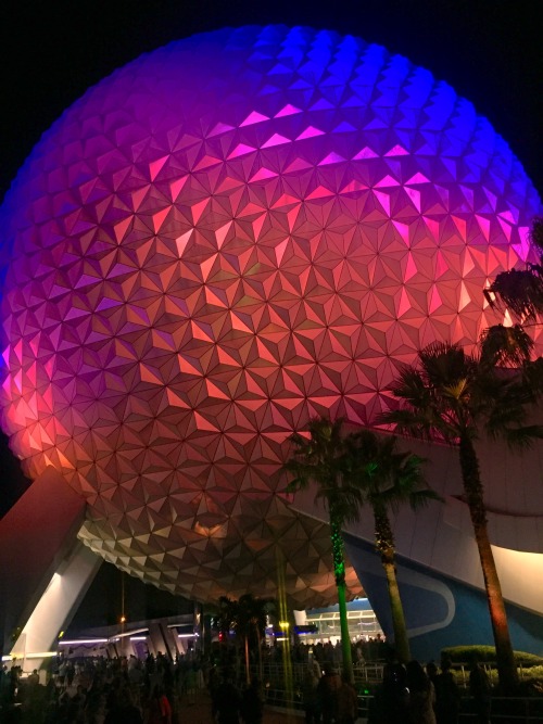 Epcot looking absolutely beautiful the other night ✨