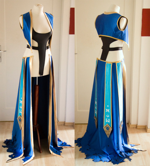 shikarius:  vurms:  loreweaver:  kamuicosplay:  Protoss Wizard - Starcraft II / Diablo III / World of Warcraft crossover Want to see more? Like Kamui on Facebook Follow Kamui on Twitter Check Kamui’s Blog Watch Kamui’s Costume Tutorials Armor material