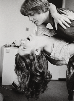 onscreenkisses:Carrie Fisher + Mark Hamill 💖💖