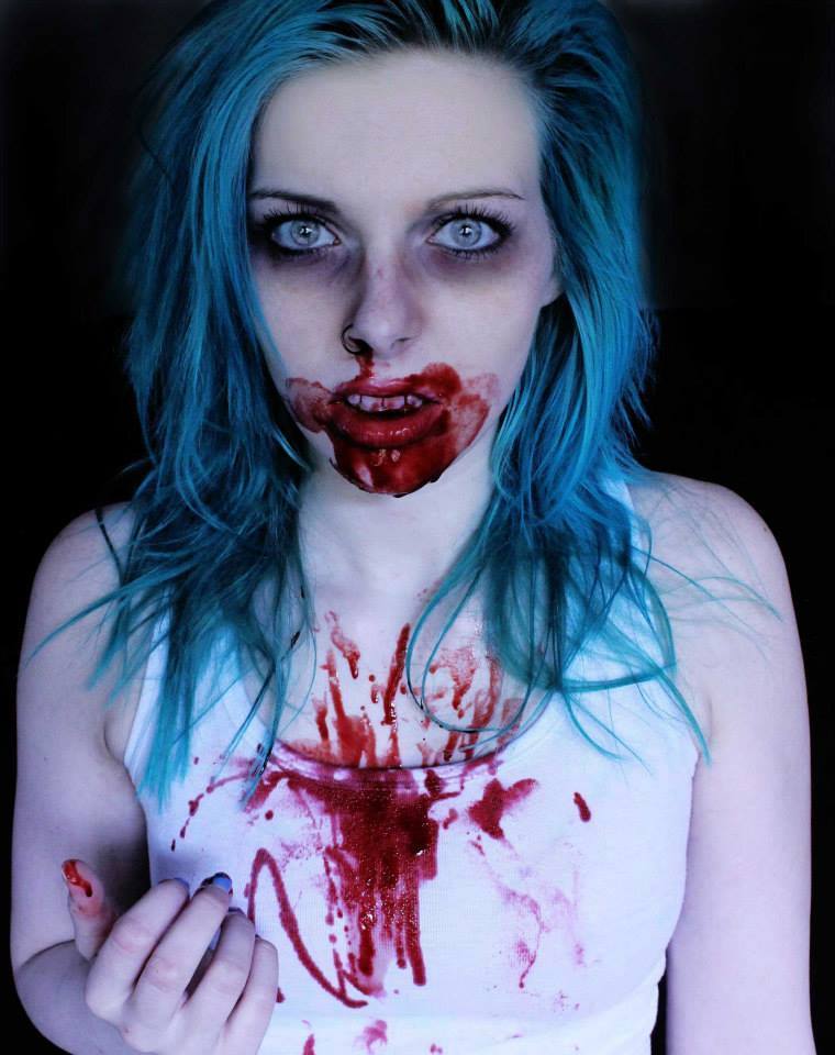 princesswithpinkhair:  Ira Vampira *w*