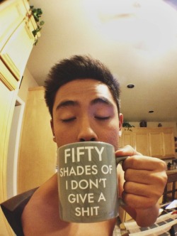 duckiesayquach:  ifeel-tabul0us:  here’s a better one. i’m just really passionate about this mug ok  haha i love this mug! 