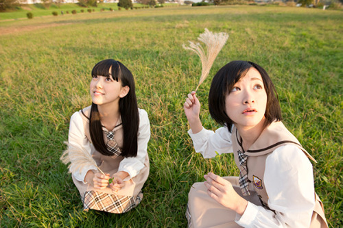 akibeya:  (ナタリー - [Power Push] 乃木坂46「バレッタ」特集 - 生駒・堀センター対談から) 生駒里奈　堀未央奈