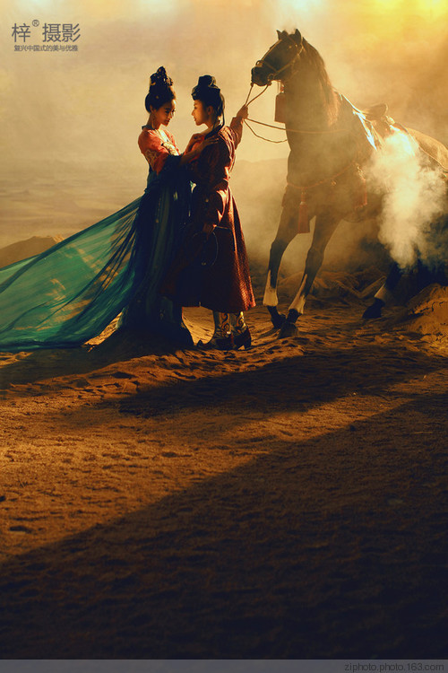 xiao3la4jiao1: More from a hanfu photoshoot by 梓摄影时尚艺术/Ziphoto on photo.163.com (link) (previous pos