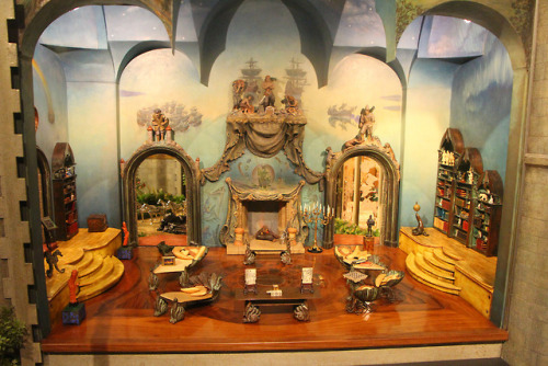 cair–paravel:Colleen Moore’s fairy tale castle dolls’ house. Moore was one of the 