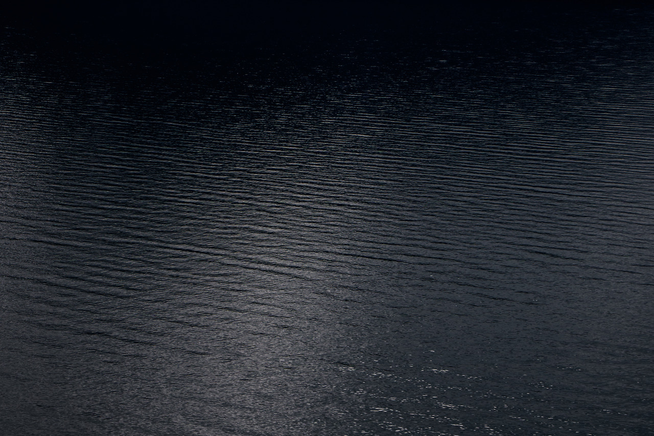 adelythe:  Dust &amp; Shadow © Adelythe WilsonLac Léman, Suissewww.adelythe.fr