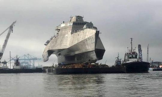 judgemark45:Preparing to launch a Littoral Combat Ship LCS-22 Kansas City