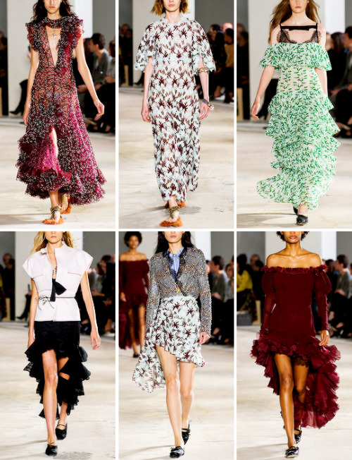 Giambattista Valli at Paris Fashion Week Spring 2018