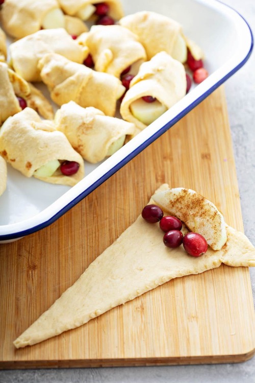 foodffs: EASY CRANBERRY APPLE DUMPLINGSFollow for recipesIs this how you roll?