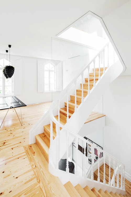 life1nmotion:  The three cusps chalet