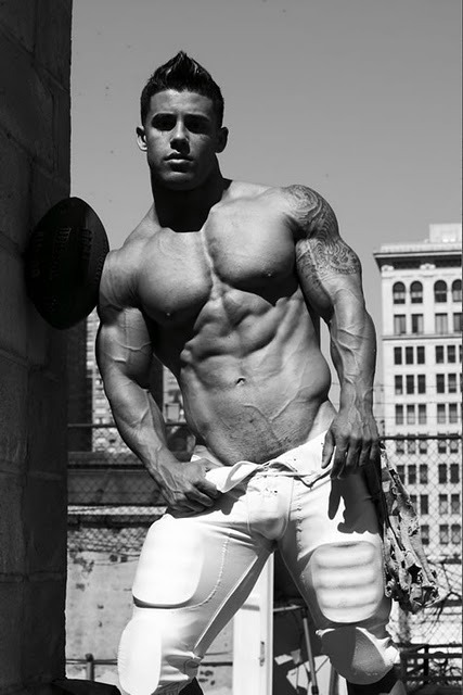 musclepecs79:  The awesome Santiago Aragon 