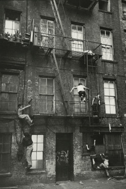 mskincora:   Kids playing on the Lower East Side, New York, 1963. By William Carter  This looks like something I would have done.   Todays new parents would have seizures seeing this.  Nothing like my typical post but first i like the photo and this