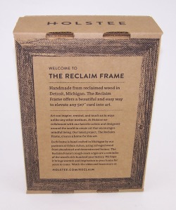 Cutie de carton pentru cadouri corporate de la Holstee. Ambalajul este realizat din CO3 nature și este personalizat prin serigrafie într-o culoare. Model tip BAX, FEFCO 0427.