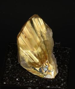 mineralists:  Rutilated Quartz