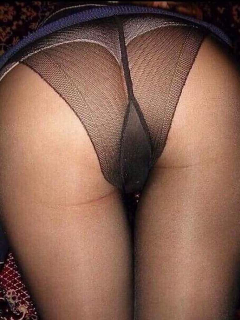love-for-nylons:  Smack my pantyhose ass