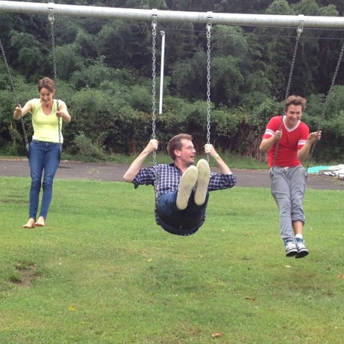 suchagoldensnitch:fishingboatproceeds:Swinging with Hazel and Gus.this is the cutest thing I have ev