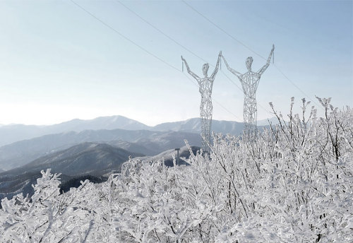 Architects Turn Iceland’s Boring Electricity Pylons Into Giant Human Statues‘Choi and Shine want to 