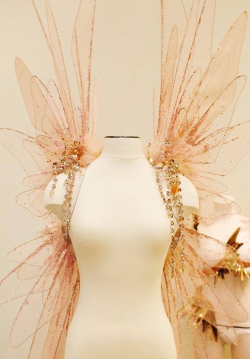 lunaticsbyfashion:The making of Victoria’s Secret Wings