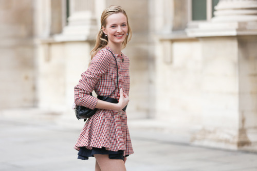 fashion-clue: morethanmannequins: Street Style at Paris Fashion Week, March 2016 www.fashionclue.net