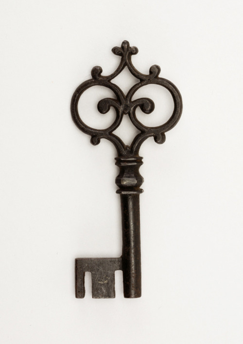 More Keys from The Cooper Hewitt Collection. The last key post has over 13.000 notes right now. Rema