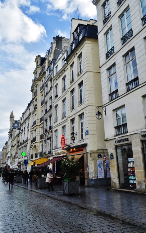 The architecture in Paris is incredible. I&rsquo;d love to live somewhere like here.