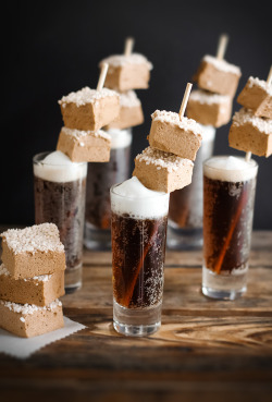 nom-food:  Root beer float marshmallows 