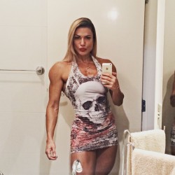 Musclegirlsinmotion:  @Vanessa_Lopesap : “…Fazei De Mim Como As Ondas Do Mar