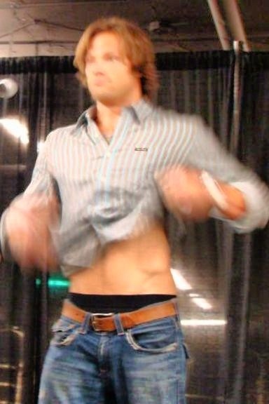 male-celebs-naked:  Jared PadaleckiSee more here